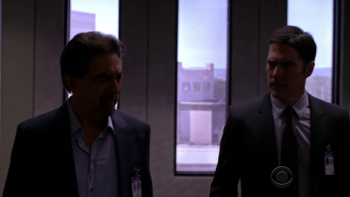 Criminal Minds : Beyond Borders Crossover CM S10e19 - Pilot 6965e6406032965