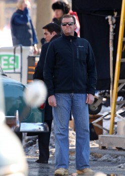 19 Febrero - Nuevas fotos de Rob y Dane Dehann llegando al set de "Life"!!! 0ea4fc309008441