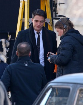 19 Febrero - Nuevas fotos de Rob y Dane Dehann llegando al set de "Life"!!! E75cdc309008485