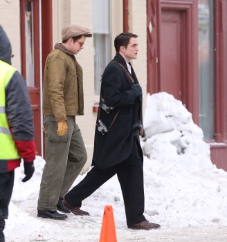 4 Marzo - Nuevas Fotos HQ de Rob desde el set de "Life" en Millbrook!!! Fdb2c9311957342