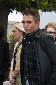 19 Mayo - Rob en el Photocall de Maps to the Stars en el Festival de Cine de Cannes 2014!!!! F790d4327492944