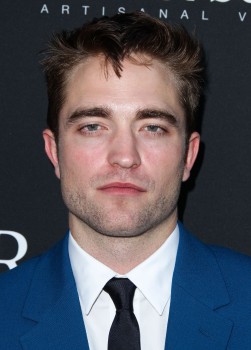 16 Junio - Rob en la Alfombra Roja de la Premiere de The Rover en LA - Parte 2!!!! 0b855f333024609