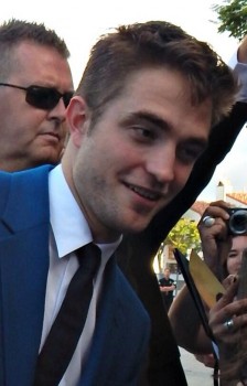 29 Junio - Más de 190 Fan Fotos de Rob de la premiere de "The Rover"!!! Dcc593335012457