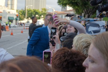 29 Junio - Más de 190 Fan Fotos de Rob de la premiere de "The Rover"!!! Df3172335010337