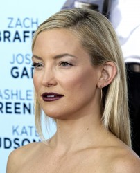  Kate Hudson @ 'Wish I Was Here' screening in New York City  24b1ed338974868