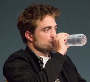 10 Agosto - Más Fotos Fan de Robert en The Rover Q&A 'Meet The Filmmakers' At The Apple Store!!! 9aeb45344039349