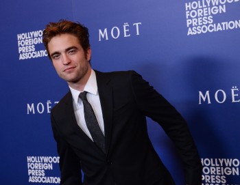 16 Agosto - Robert Pattinson at the HFPA Charity Installation Dinner in Beverly Hills, CA!!! (14 Agosto) 691bb2345370880
