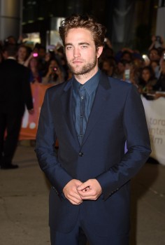 10 Septiembre - Rob en la Premiere de MTTS en TIFF!!! 00d3d8350340773