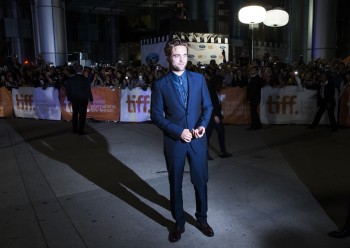 10 Septiembre - Rob en la Premiere de MTTS en TIFF!!! 0d51d7350340865