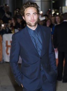 10 Septiembre - Rob en la Premiere de MTTS en TIFF!!! D414b5350341956