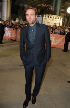 10 Septiembre - Rob en la Premiere de MTTS en TIFF!!! Db80f9350343089