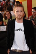 Райан Гослинг (Ryan Gosling) MTV Movie Awards 2005.06.04. - 12xHQ D5d850358554262