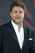 Расселл Кроу (Russell Crowe) Man of Steel (El Hombre de Acero) premiere at the Capitol cinema in Madrid, 17.06.13 (46xHQ) 104525358749477