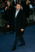 Расселл Кроу (Russell Crowe) 'Man of Steel' Premiere, Odeon Leicester Square, London, UK, 06.12.13 (61xHQ) D1db31359756248