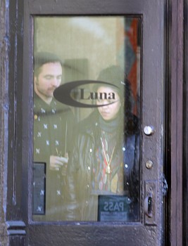 3 Noviembre - Nuevas fotos HQ de Rob y FKA Twigs en Toronto ayer!!! ( 2 Noviembre) * AÑADIDAS + IMÁGENES * Bedf48362053478