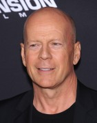 Брюс Уиллис (Bruce Willis) Sin City A Dame to Kill For Premiere, TCL Chinese Theater, 2014 - 70xHQ 40b601381274677