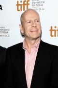 Брюс Уиллис (Bruce Willis) Looper Premiere during the 2012 Toronto International Film Festival in Toronto,06.09.2012 - 40xHQ 3334fc381288405