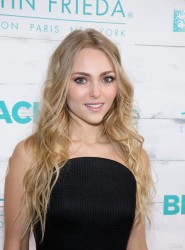 AnnaSophia Robb - John Frieda Hair Care Beach Blonde Collect 705aaf387528739