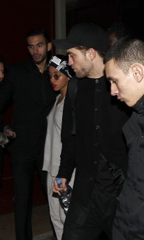 5 Marzo - Nuevas fotos y video de Rob y FKA Twigs en París, anoche!!! Aeff26394991308