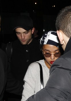 5 Marzo - Nuevas fotos y video de Rob y FKA Twigs en París, anoche!!! E84ae0394991268