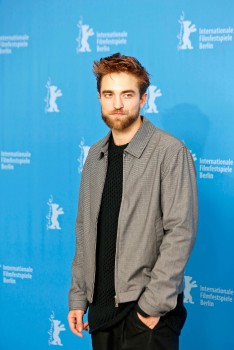 12 Marzo - Nuevas / Antiguas imágenes de Rob en la Berlinale, en HQ y UHQ!!! (Parte 1) 0bfd6d395433620