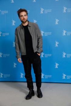 12 Marzo - Nuevas / Antiguas imágenes de Rob en la Berlinale, en HQ y UHQ!!! (Parte 1) 0e11f0395432014