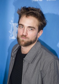 12 Marzo - Nuevas / Antiguas imágenes de Rob en la Berlinale, en HQ y UHQ!!! (Parte 1) 76d74a395438190