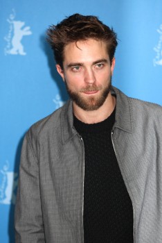 12 Marzo - Nuevas / Antiguas imágenes de Rob en la Berlinale, en HQ y UHQ!!! (Parte 1) B91ee4395438519