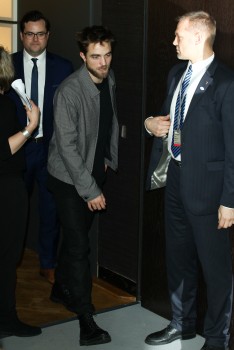 12 Marzo - Nuevas / Antiguas imágenes de Rob en la Berlinale, en HQ y UHQ!!! (Parte 1) A3756c395443892