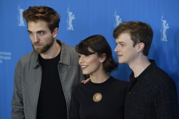 12 Marzo - Nuevas / Antiguas imágenes de Rob en la Berlinale, en HQ y UHQ!!! (Parte 1) 40ff16395452622