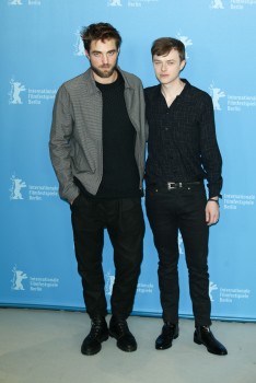 12 Marzo - Nuevas / Antiguas imágenes de Rob en la Berlinale, en HQ y UHQ!!! (Parte 1) 5fe088395450706