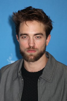 12 Marzo - Nuevas / Antiguas imágenes de Rob en la Berlinale, en HQ y UHQ!!! (Parte 1) A5abf4395452155