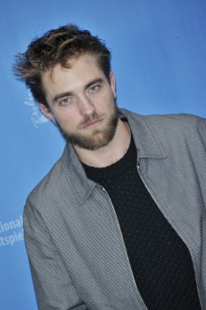 12 Marzo - Nuevas / Antiguas imágenes de Rob en la Berlinale, en HQ y UHQ!!! (Parte 1) Dea84d395452566