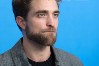 12 Marzo - Nuevas / Antiguas imágenes de Rob en la Berlinale, en HQ y UHQ!!! (Parte 1) E8b07b395453515