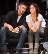 Nov 24, 2010 - Danneel Harris and Jensen Ackles at Lakers Game in Los Angeles 8d4404108348236