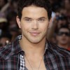 Kellan Lutz[Emmett Cullen] - Pagina 5 D53c1085443442