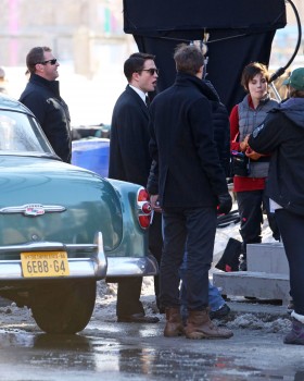 19 Febrero - Nuevas fotos de Rob y Dane Dehann llegando al set de "Life"!!! 21794c309008409