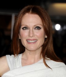 Julianne Moore - 'Non-Stop' premiere in LA 2/24/14  27820b310446189