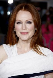 Julianne Moore - 'Non-Stop' premiere in LA 2/24/14  80908d310448571