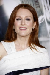 Julianne Moore - 'Non-Stop' premiere in LA 2/24/14  572702310450042