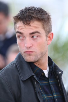 19 Mayo - Rob en el Photocall de Maps to the Stars en el Festival de Cine de Cannes 2014!!!! 213df3327489492