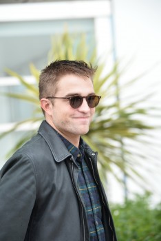 19 Mayo - Rob en el Photocall de Maps to the Stars en el Festival de Cine de Cannes 2014!!!! 0f7d7b327499220