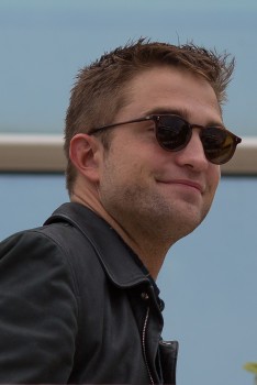 19 Mayo - Rob en el Photocall de Maps to the Stars en el Festival de Cine de Cannes 2014!!!! A74e6a327498446