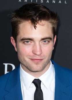 16 Junio - Rob en la Alfombra Roja de la Premiere de The Rover en LA - Parte 2!!!! F44840333026107