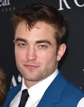 16 Junio - Rob en la Alfombra Roja de la Premiere de The Rover en LA - Parte 2!!!! 568ed1333030833