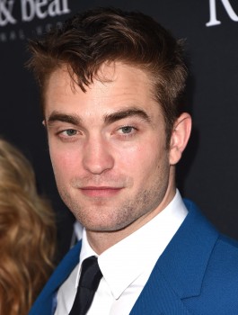 16 Junio - Rob en la Alfombra Roja de la Premiere de The Rover en LA - Parte 2!!!! B6b9ba333031017