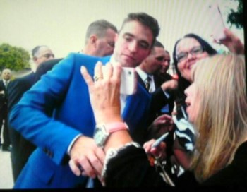 29 Junio - Más de 190 Fan Fotos de Rob de la premiere de "The Rover"!!! Acaffb335012209