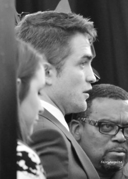 29 Junio - Más de 190 Fan Fotos de Rob de la premiere de "The Rover"!!! Fa4030335012404