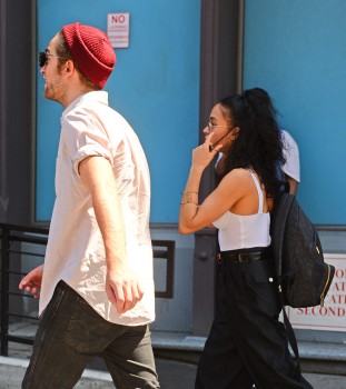 29 Agosto - Nuevas fotos de Rob y sus amigos en NYC!!! (27 Agosto) 4004dd347731165