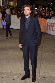 10 Septiembre - Rob en la Premiere de MTTS en TIFF!!! 10c65d350340692